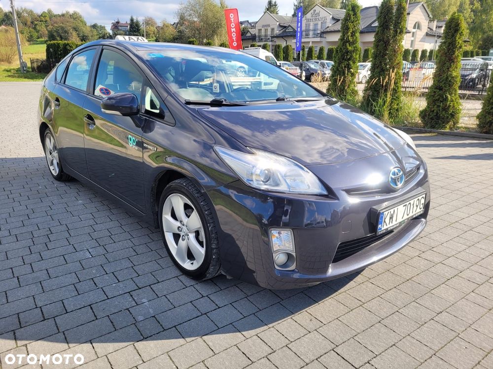 Toyota Prius - 4