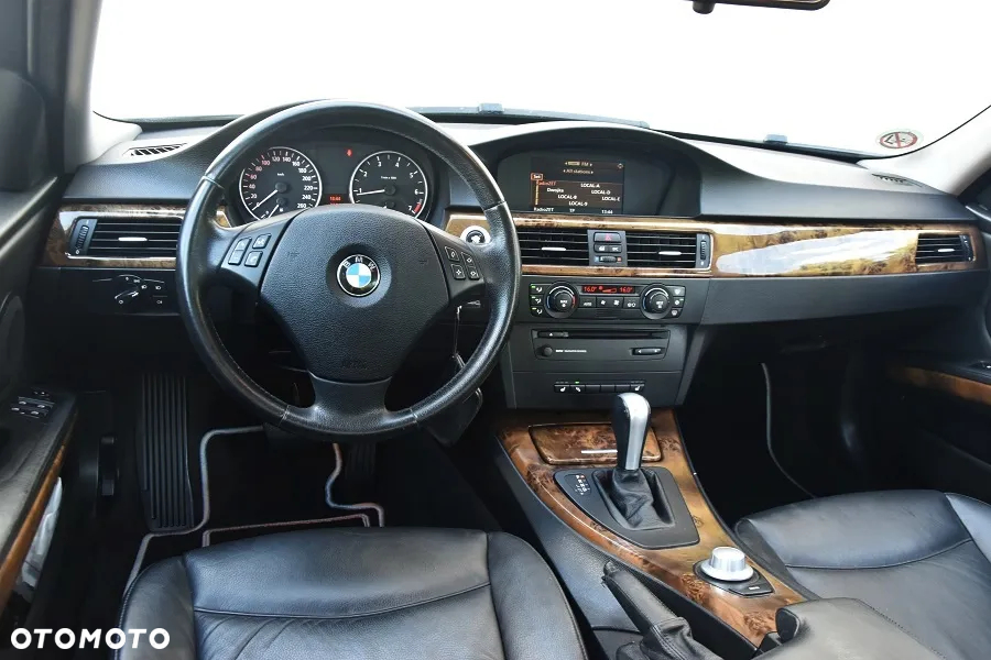 BMW Seria 3 320i - 18