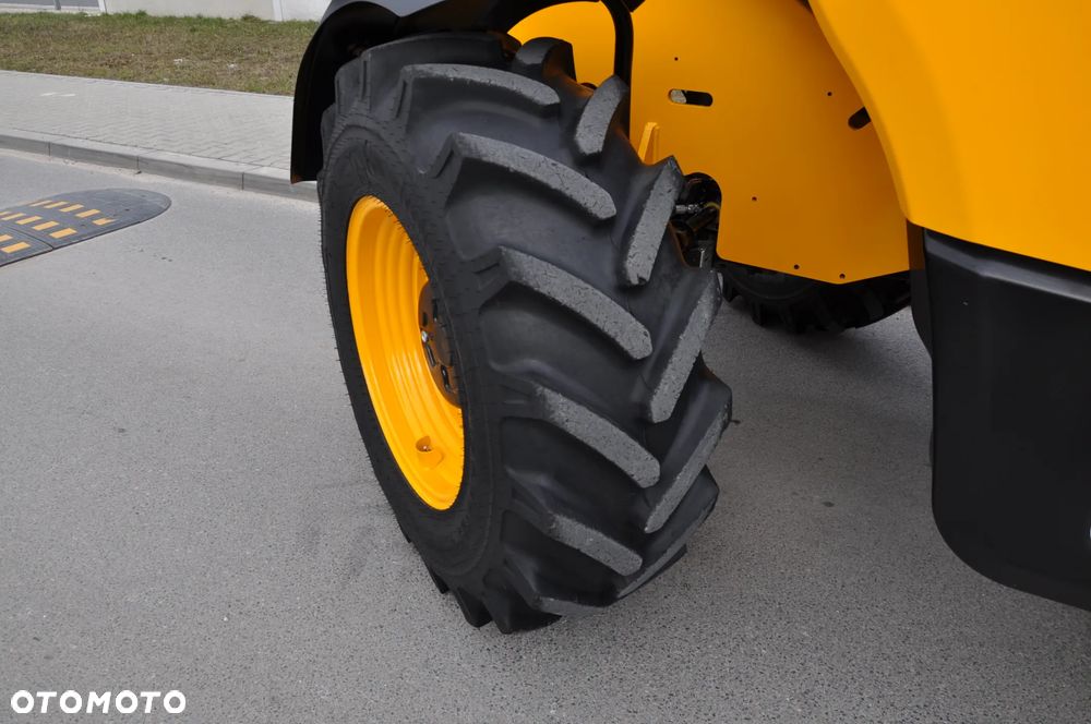 JCB 531-70 ŁADOWARKA TELESKOPOWA MAŁO MTG 546 UDŹWIG 3100 kg WYSOKOŚĆ ZAŁADUNKU 7 m NA GWARANCJI PRODUCENTA KLIMATYZACJA JAK NOWA! - 38