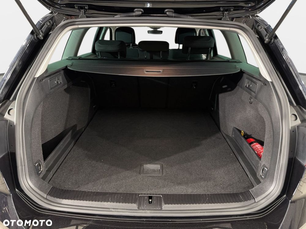 Volkswagen Passat Variant - 13