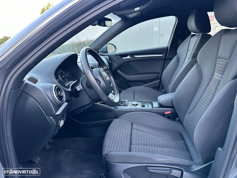 Audi A3 Sportback 1.6 TDI S-line - 28