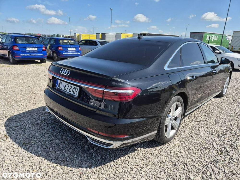Audi A8 - 4