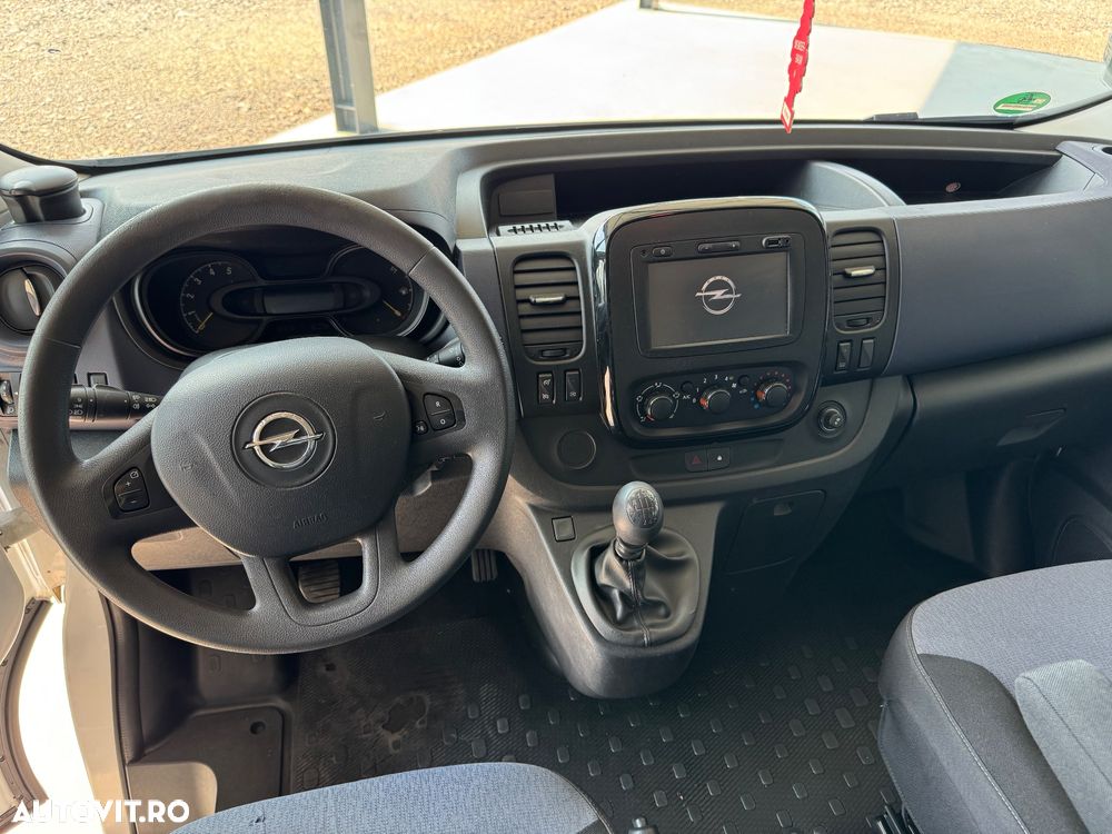 Opel Vivaro - 13