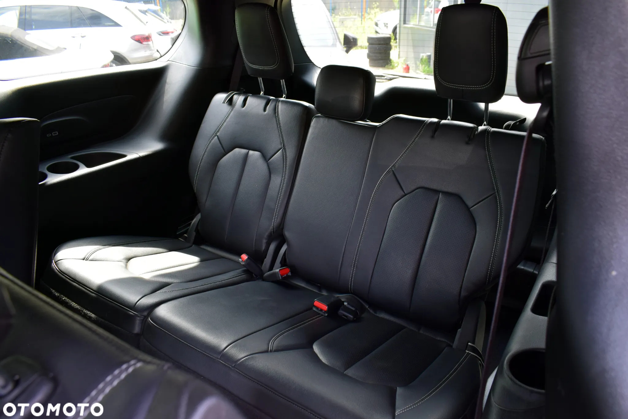 Chrysler Pacifica - 7