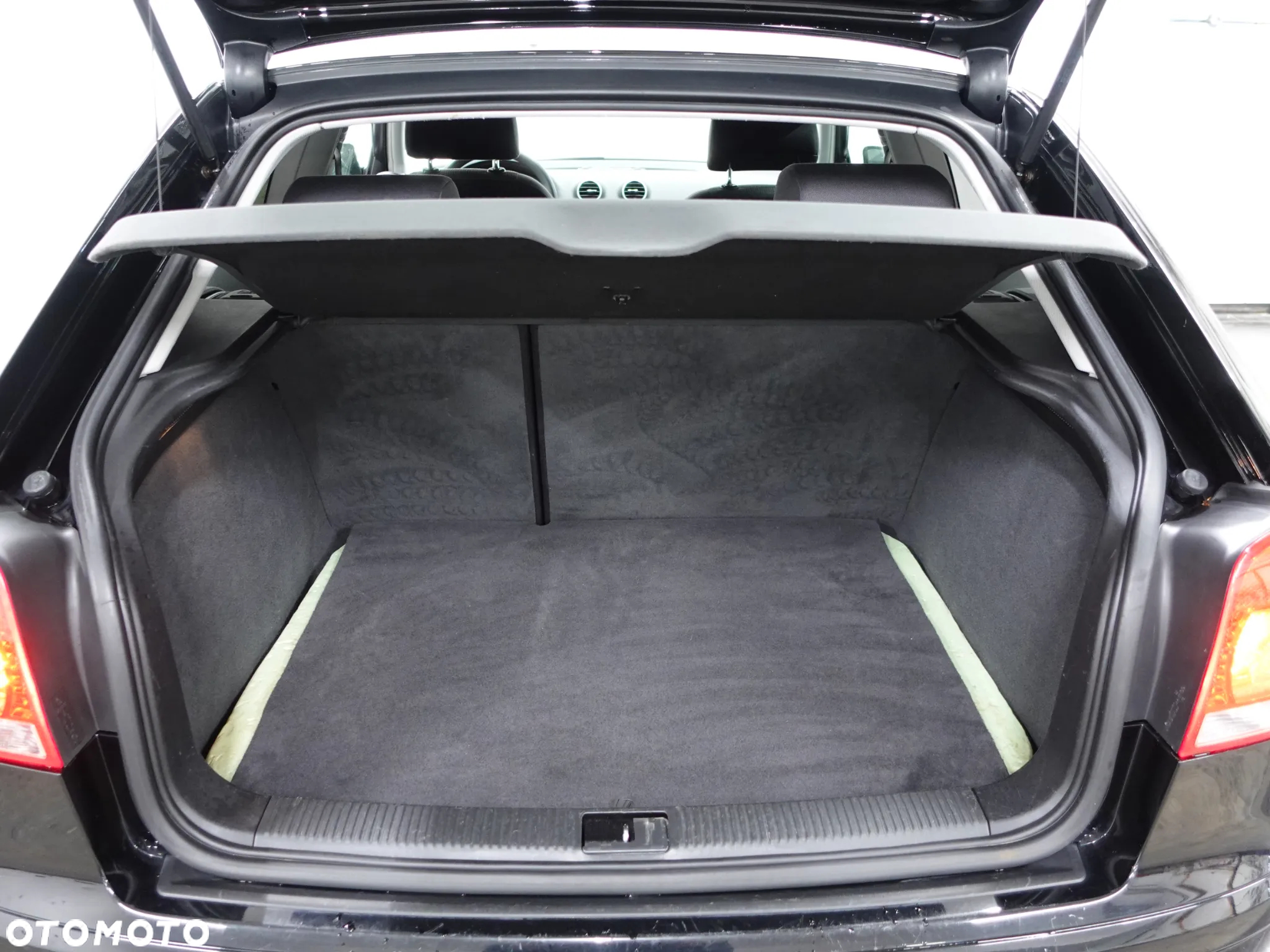 Audi A3 1.6 Ambiente - 25