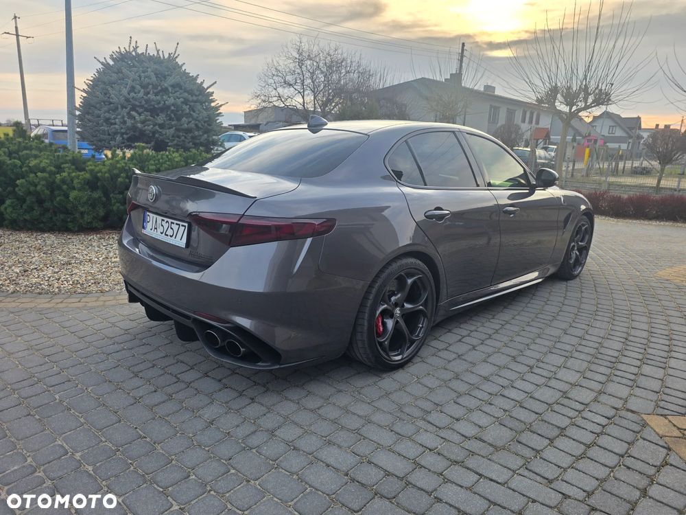 Alfa Romeo Giulia 2.9 V6 Bi-Turbo AT8 Quadrifoglio - 10