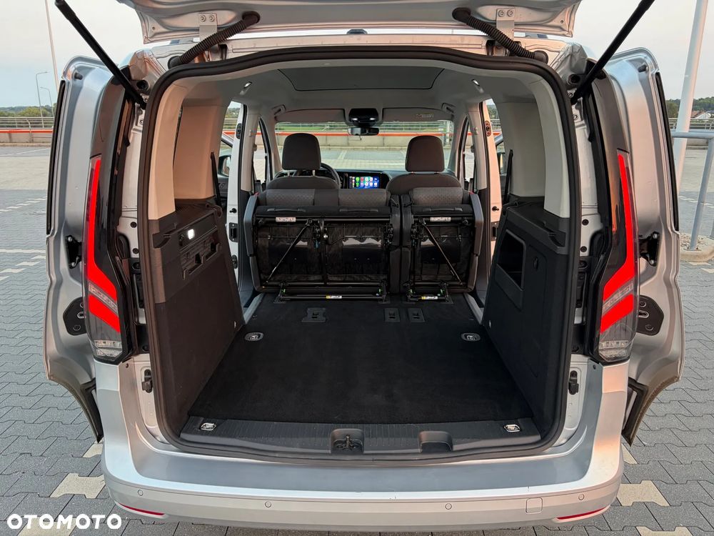 Ford Tourneo Connect 2.0 EcoBlue Titanium - 24
