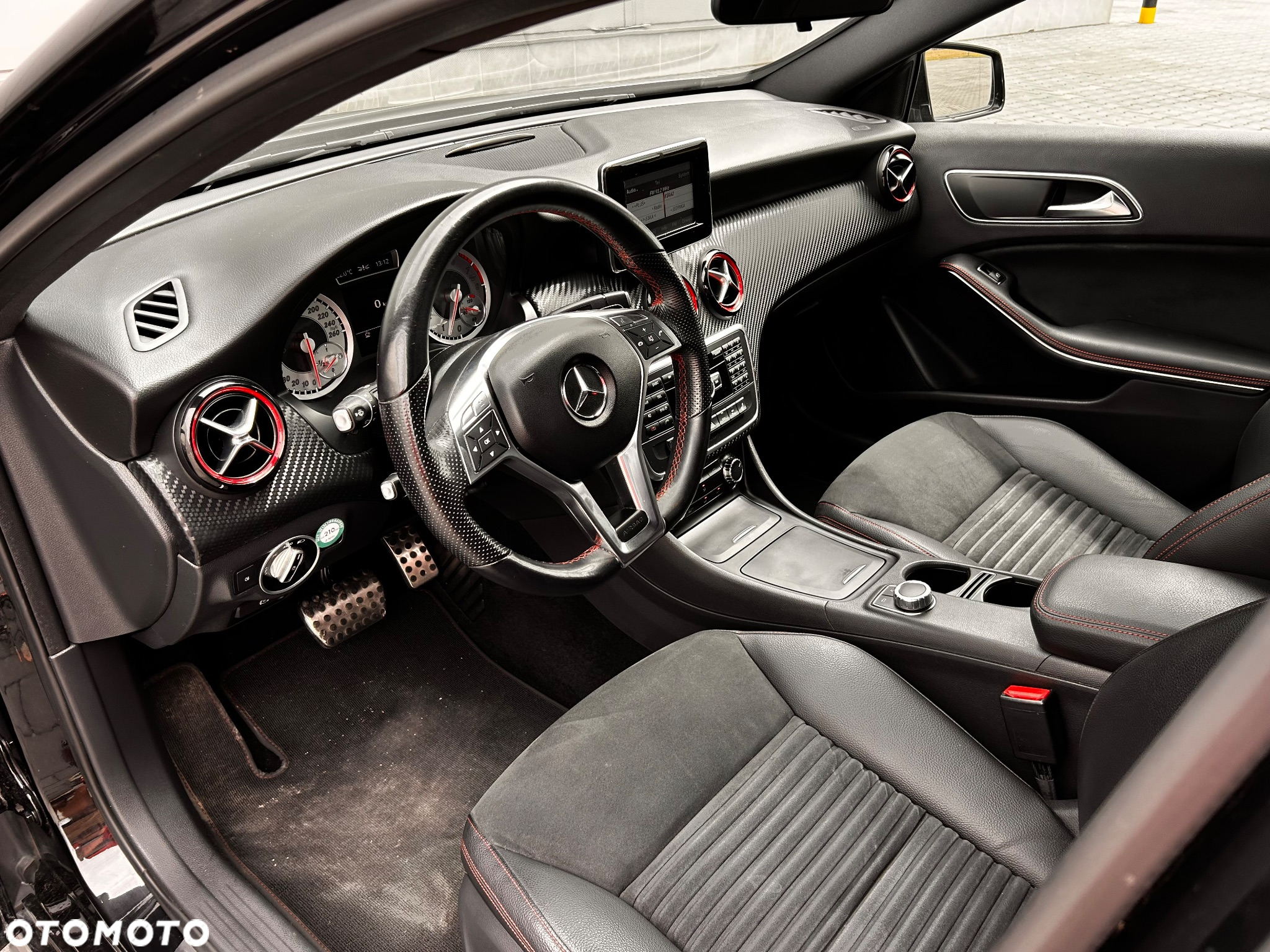 Mercedes-Benz Klasa A 250 (BlueEFFICIENCY) 7G-DCT AMG Sport - 24