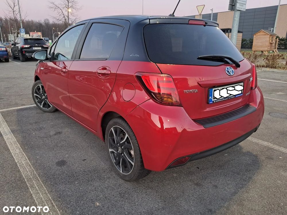 Toyota Yaris Hybrid 100 Selection Passion - 4