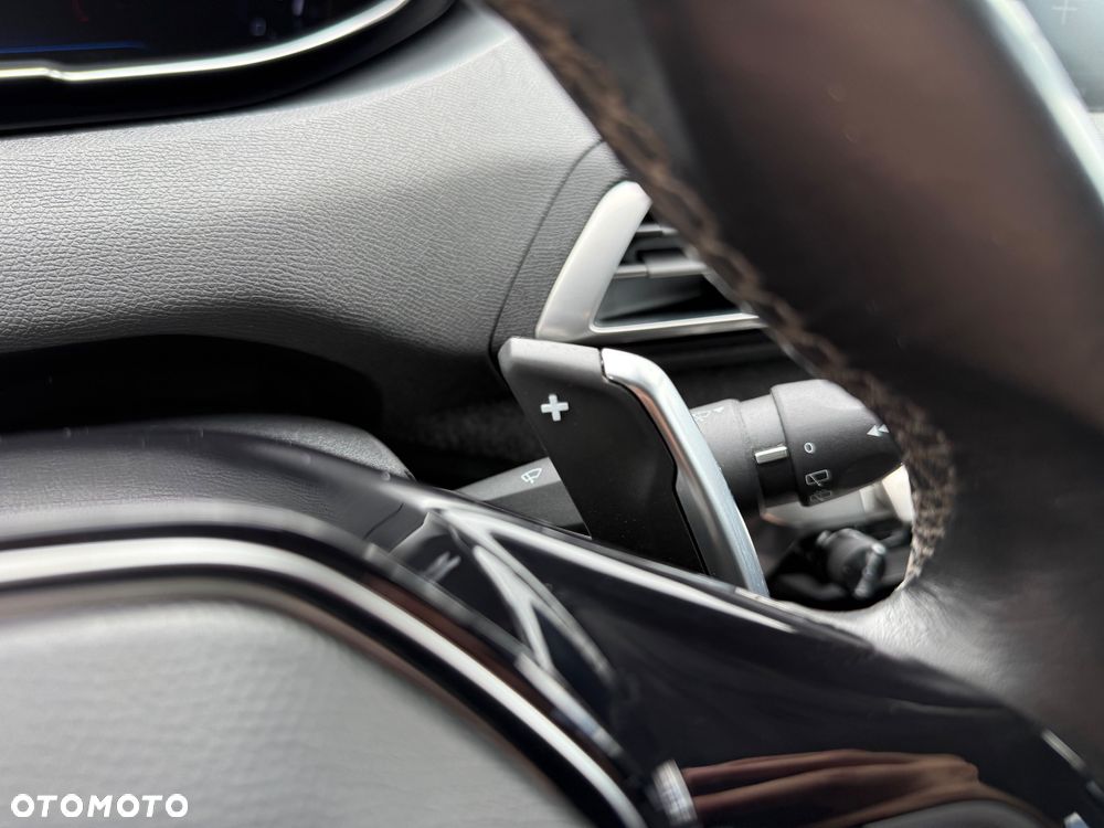 Peugeot 3008 THP 165 EAT6 Stop & Start Allure - 28