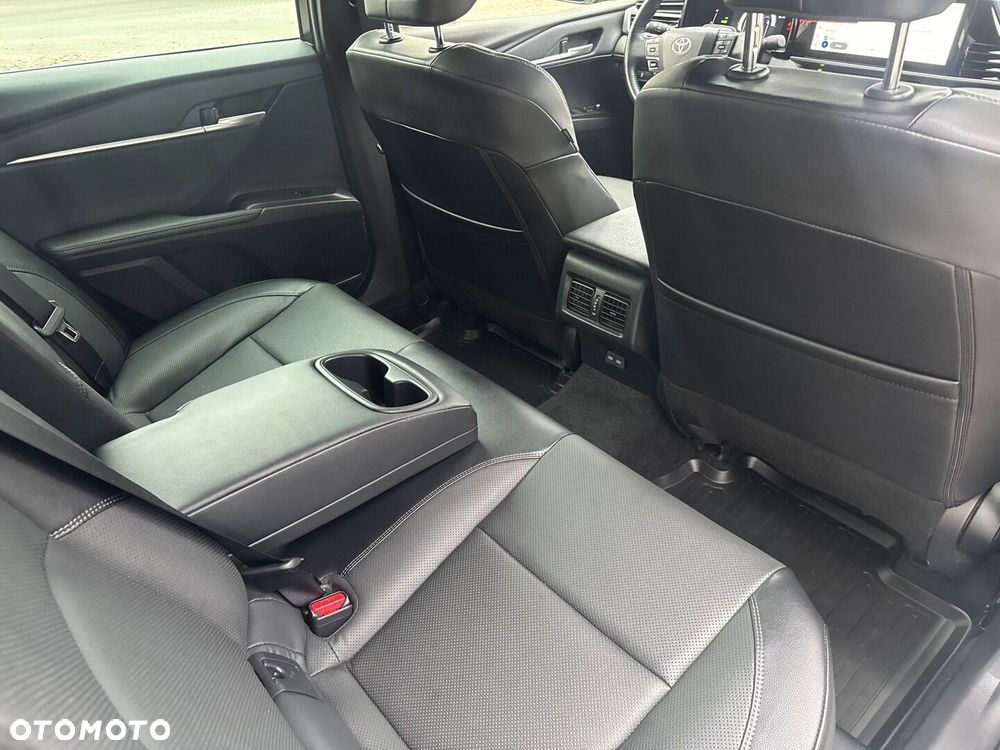 Toyota Camry - 16