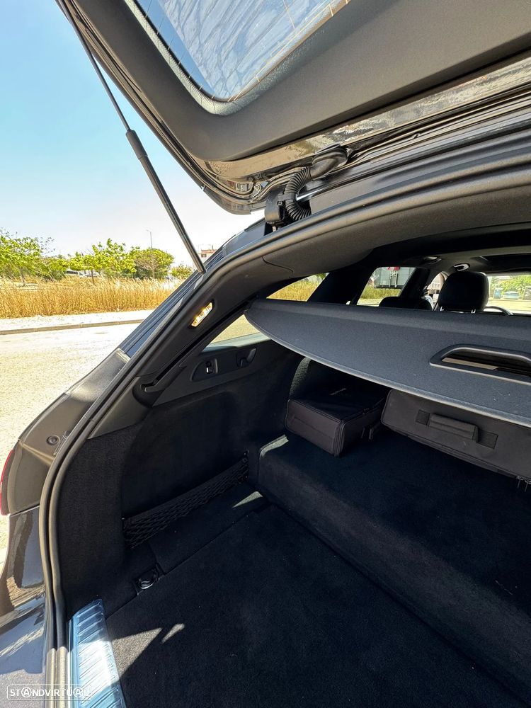 Mercedes-Benz E 300 de 4Matic T 9G-TRONIC AMG Line - 22