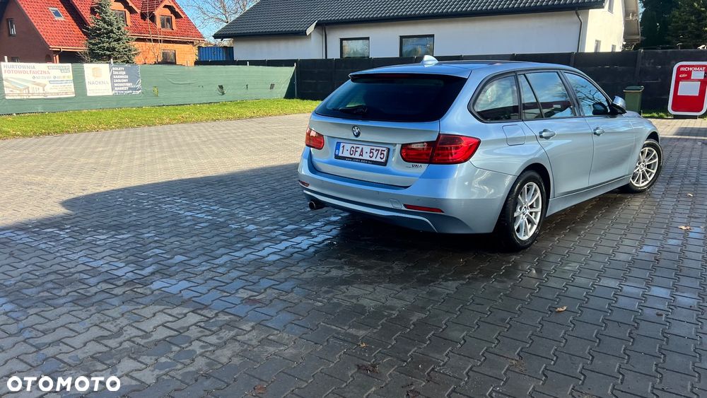 BMW Seria 3 320i Sport Line - 10