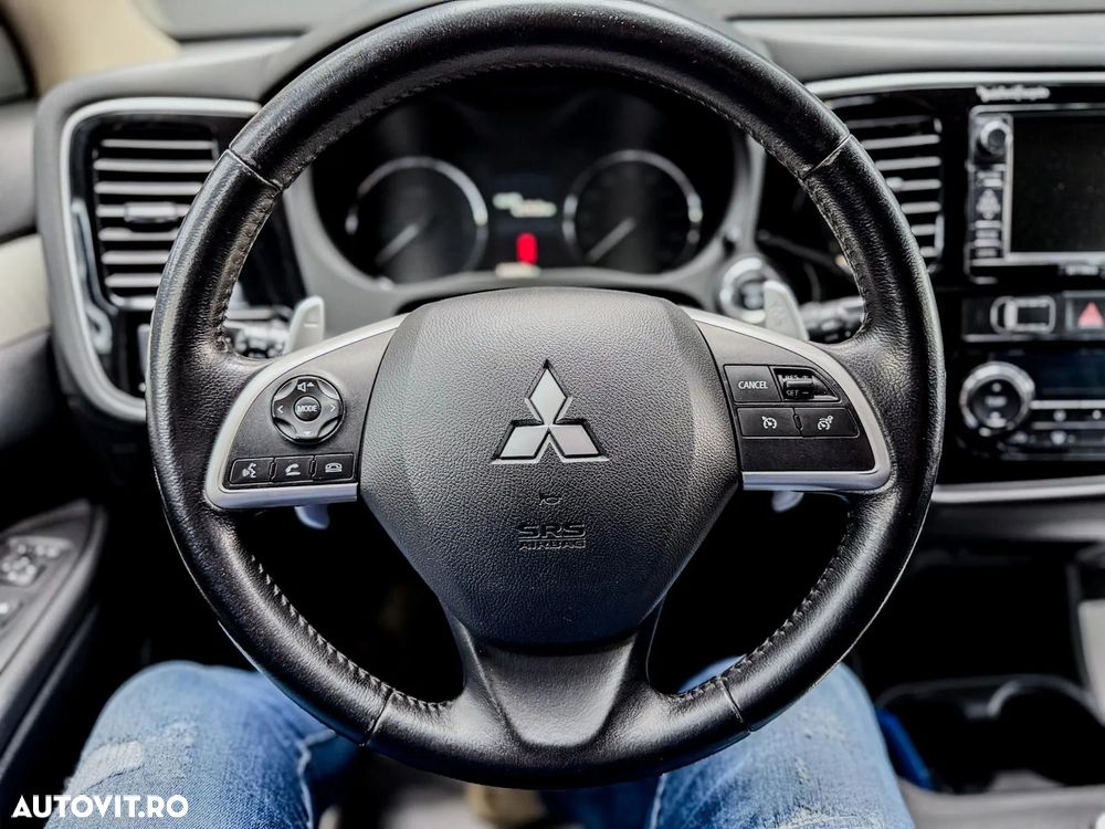 Mitsubishi Outlander - 7