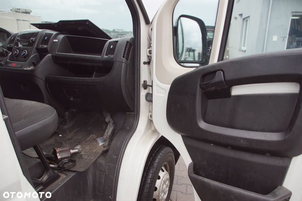 Auto na części - Citroen Jumper III 2.2 BlueHDI 120 KM 4H03 20GP20 EWP 2019R Silnik Skrzynia Drzwi Błotnik Zderzak Lampa Lusterko Klamka Szyba Deska Kokpit Sterownik Moduł Czujnik Licznik Panel Kierownica - 11