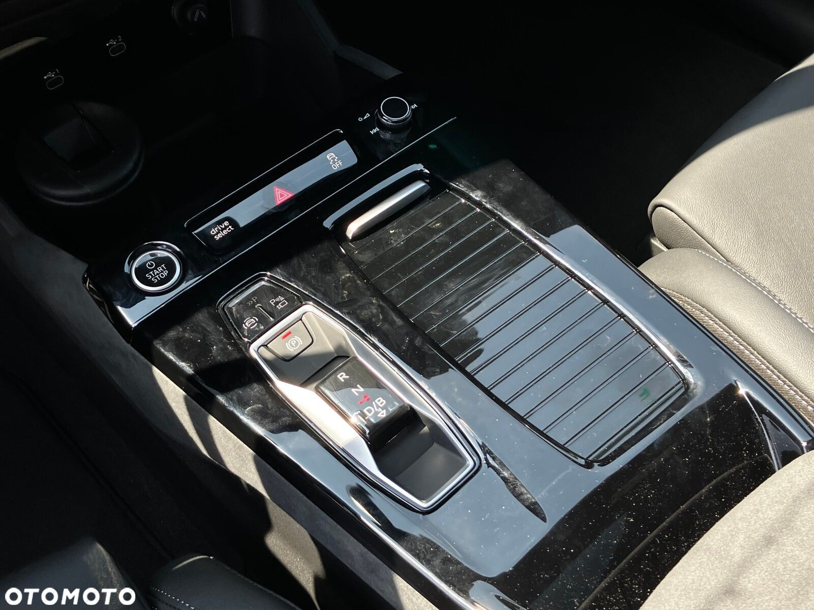 Audi Q6 e-tron - 33
