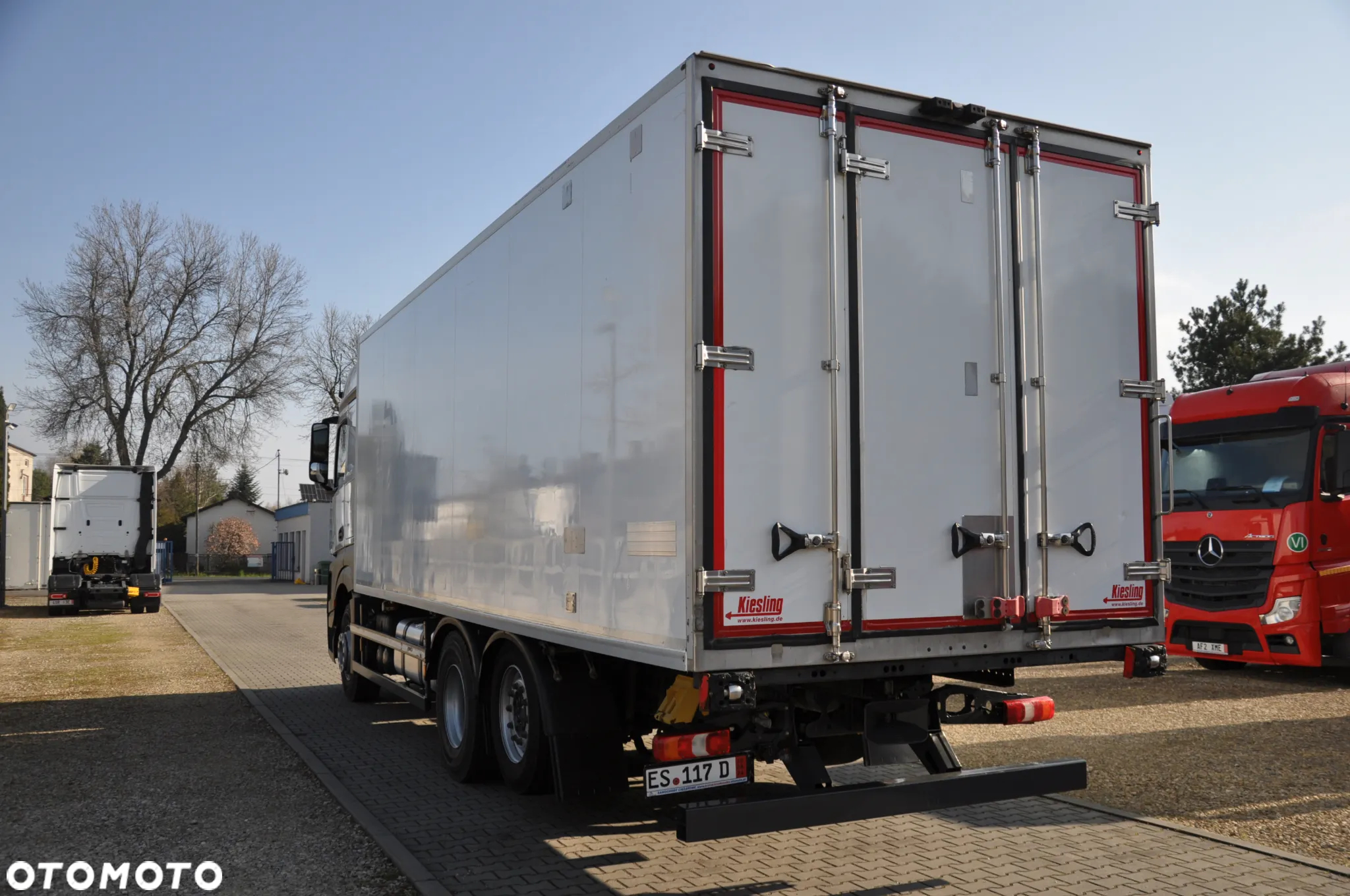 Mercedes-Benz Actros 2542 chłodnia 7,45 T1200R - 4