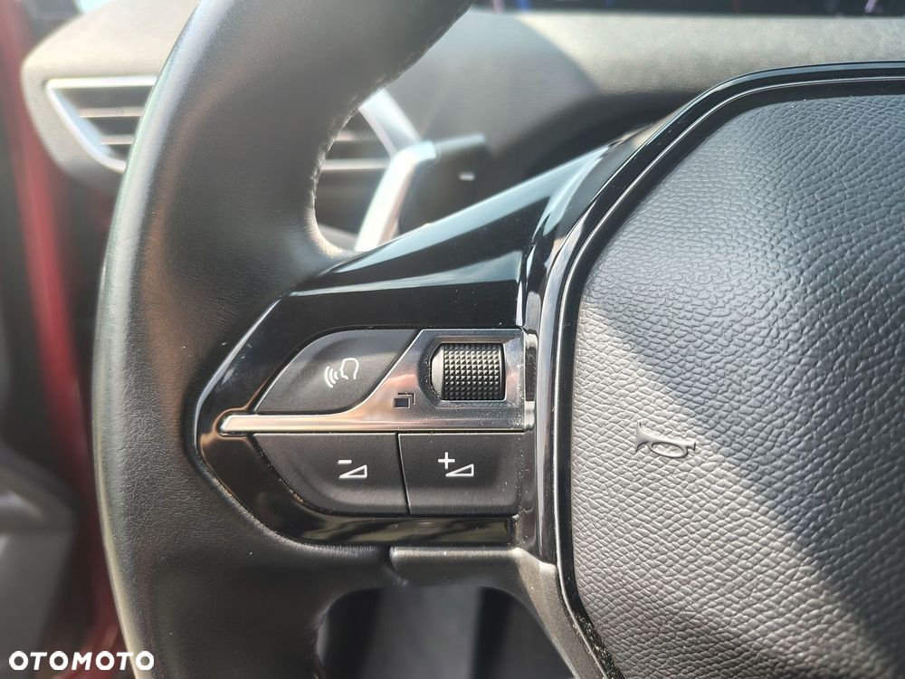 Peugeot 3008 1.2 PureTech Active Pack S&S EAT8 - 17