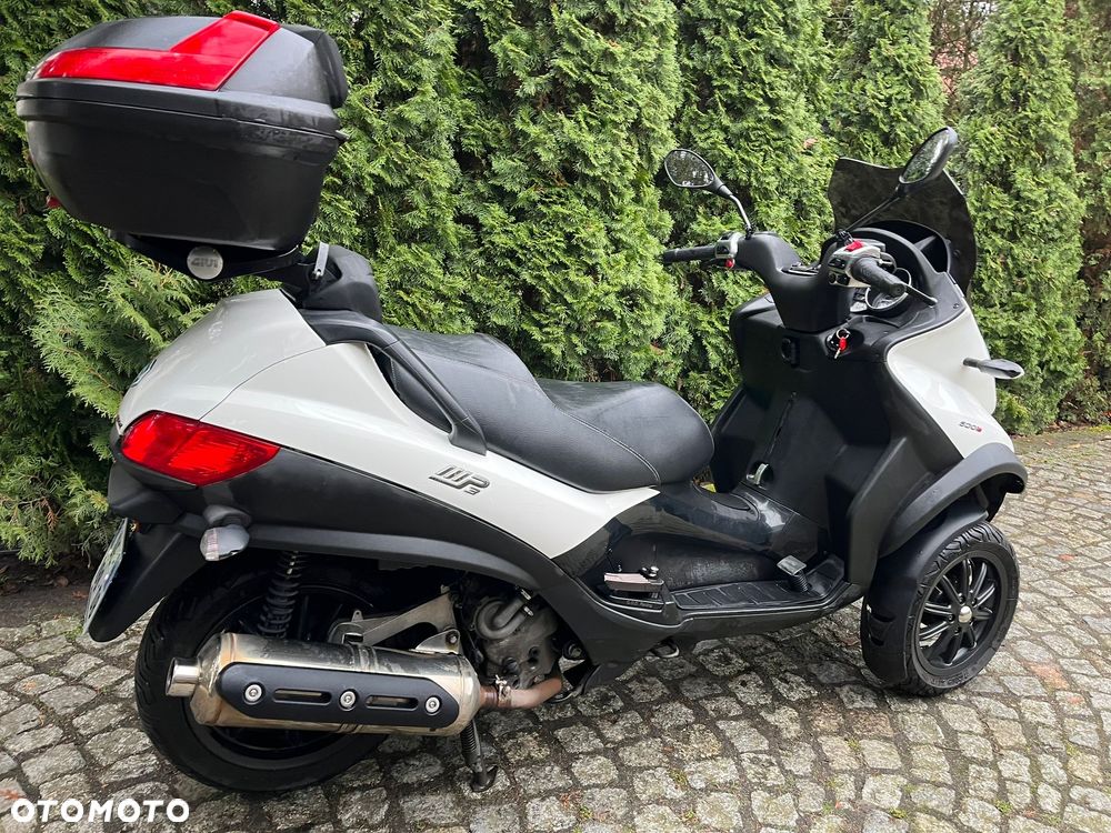 Piaggio MP-3 - 6