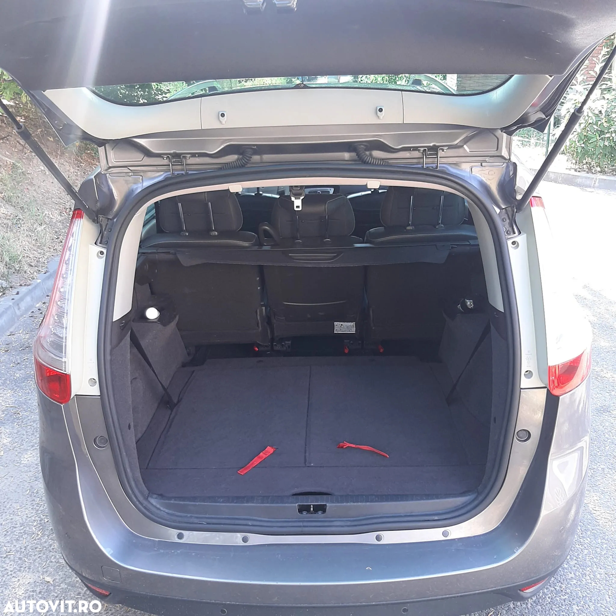 Renault Grand Scenic 1.6 dCi Stop&Start Energy Privilege - 14