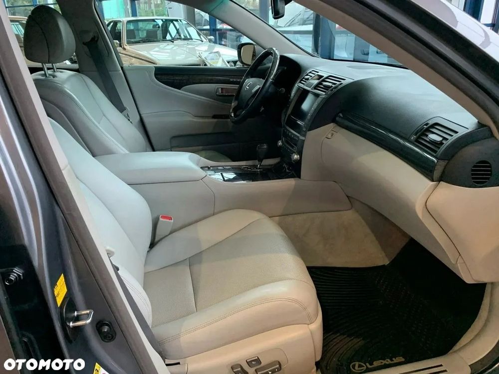 Lexus LS 460 Superior - 17