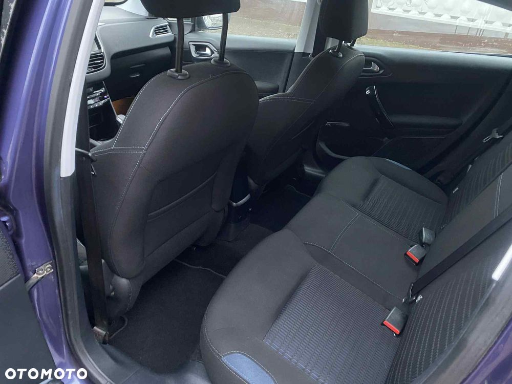 Peugeot 208 PureTech 82 Allure - 16