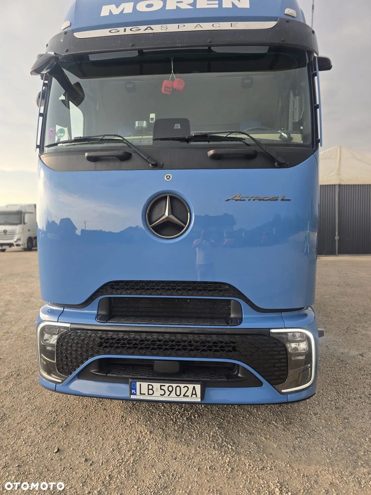 Mercedes-Benz ACTROS - 1