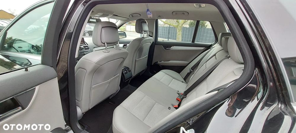 Mercedes-Benz Klasa C - 36