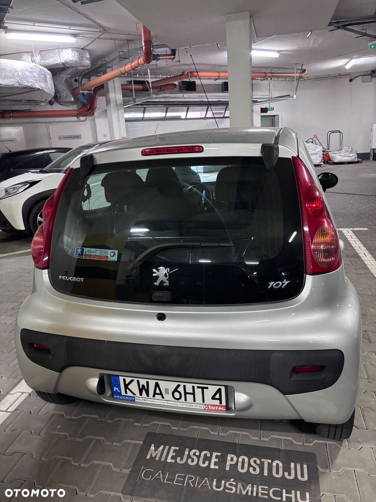 Peugeot 107 2010 photo 2