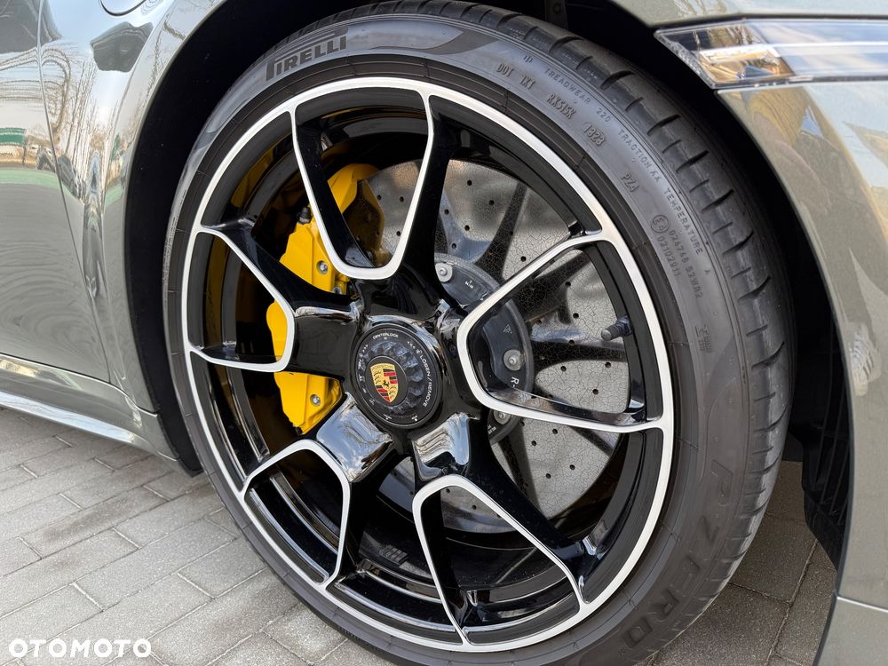 Porsche 911 Turbo S - 10