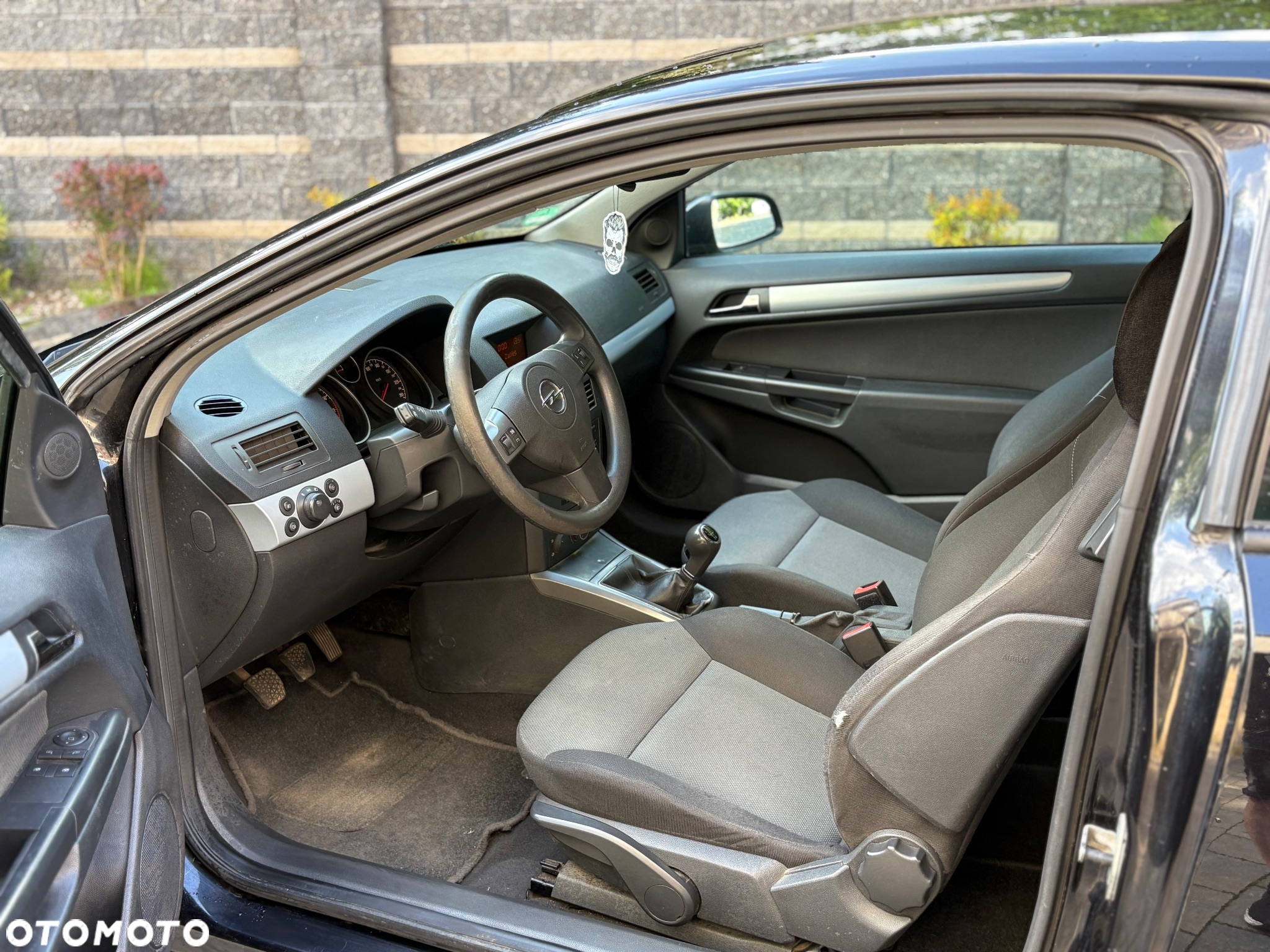 Opel Astra GTC 1.6 - 5