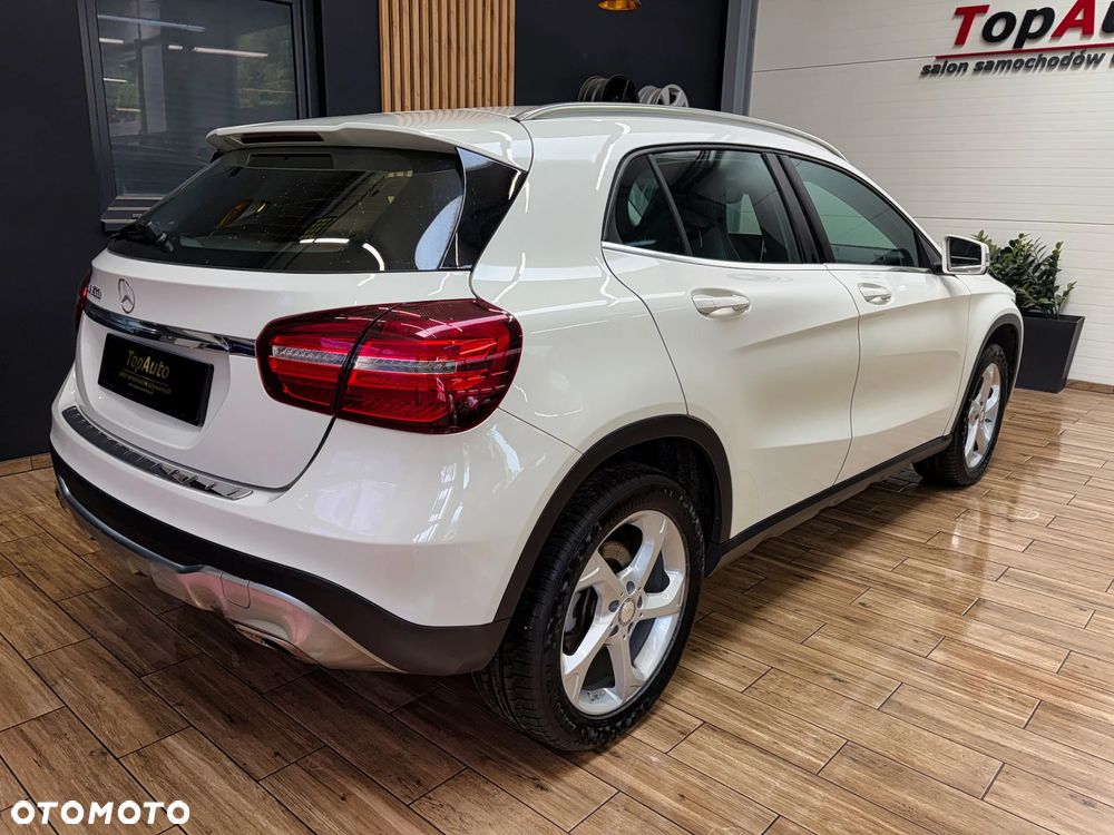 Mercedes-Benz GLA 200 7G-DCT Style - 8