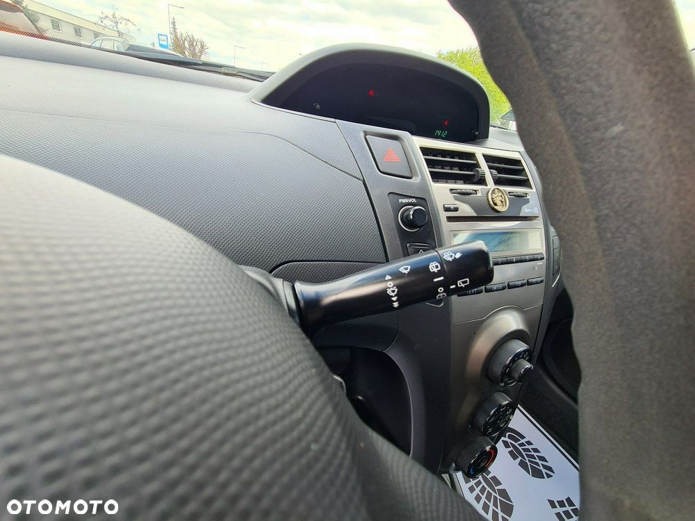 Toyota Yaris 1.0 Luna A/C - 19