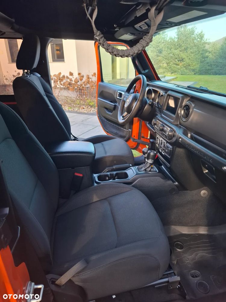 Jeep Wrangler 3.6 X - 12