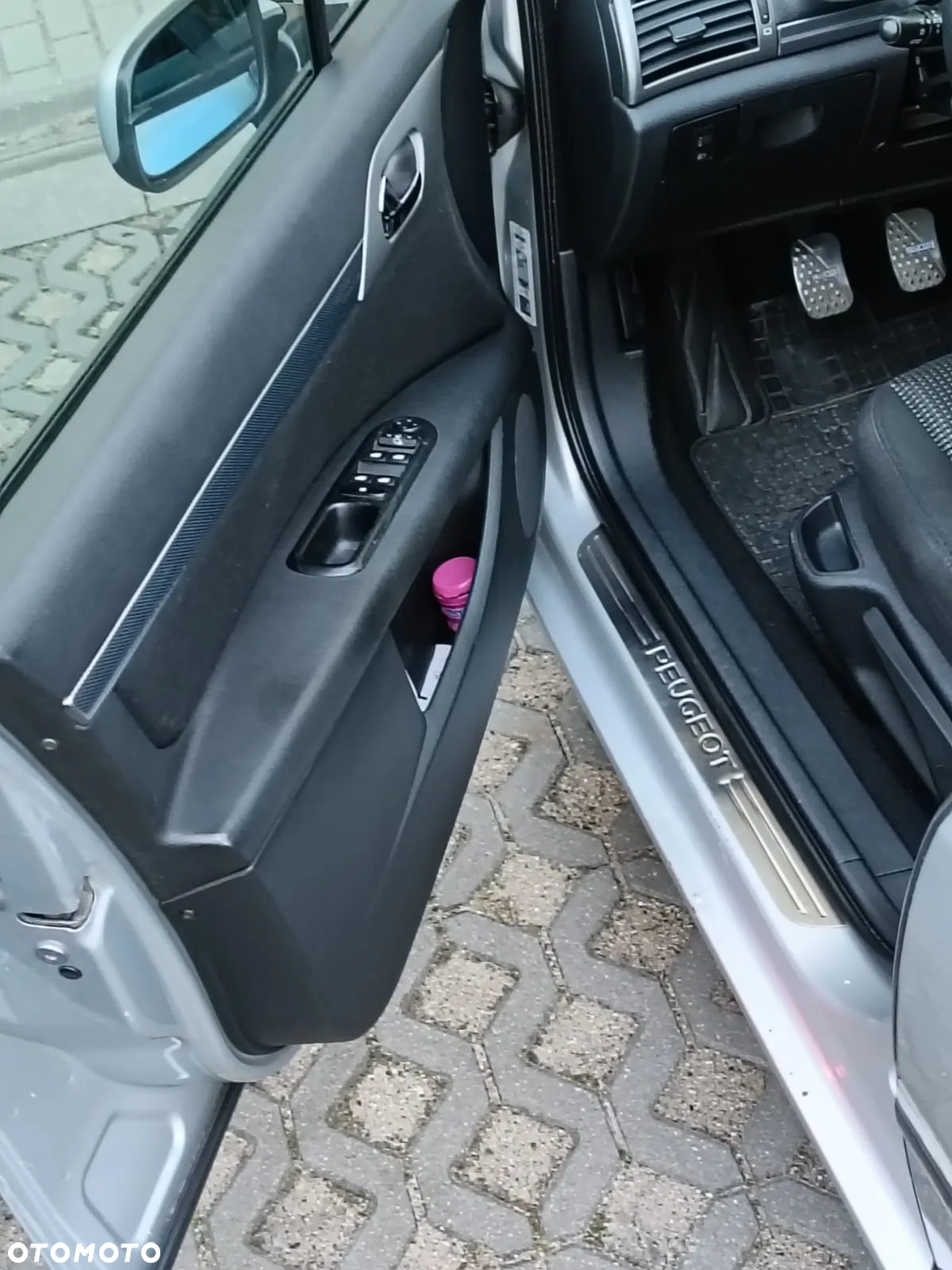 Peugeot 407 - 14