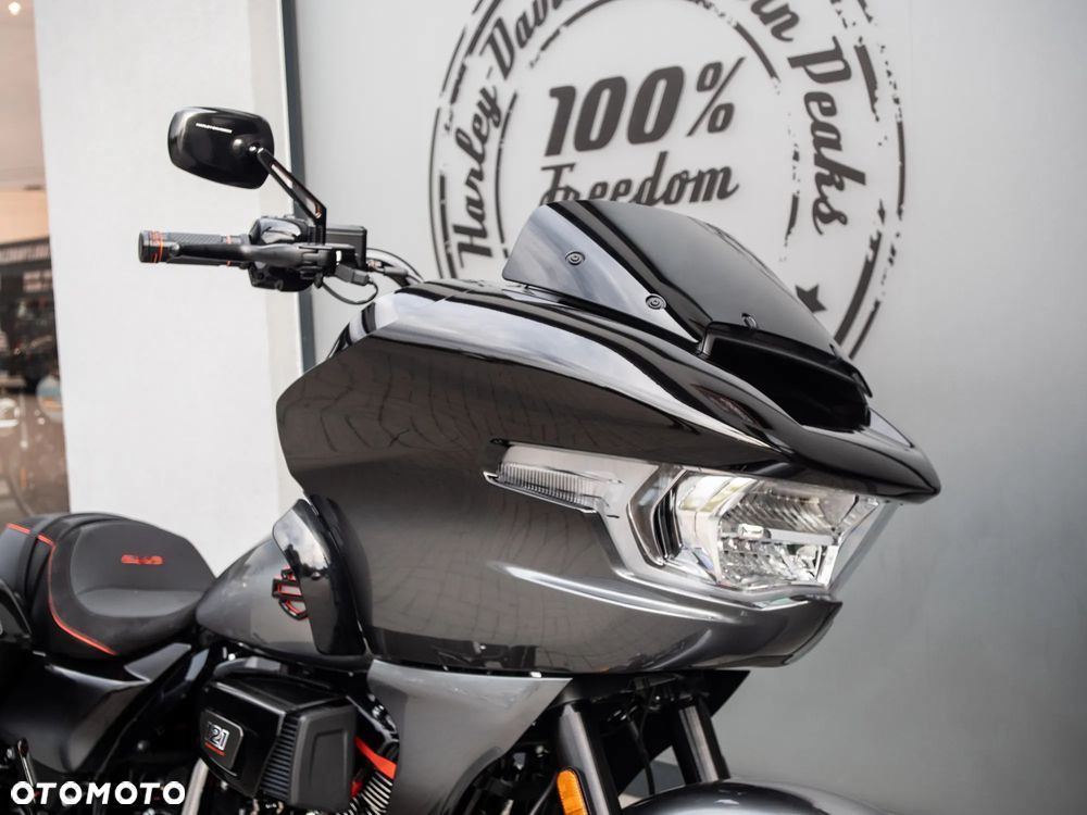 Harley-Davidson Touring Road Glide - 6