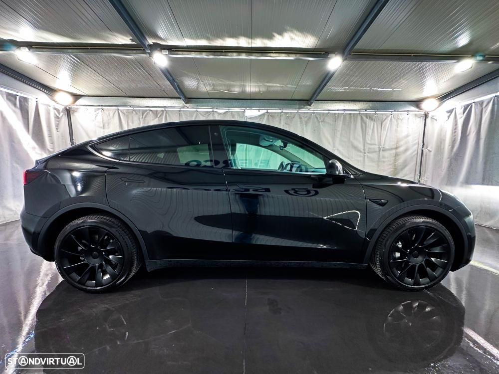 Tesla Model Y Long Range Dual Motor AWD - 12
