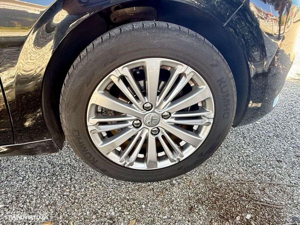 Peugeot 208 1.2 PureTech Style - 15