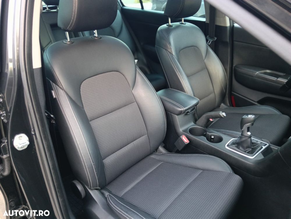 Kia Sportage 1.7 CRDI 2WD Vision - 19