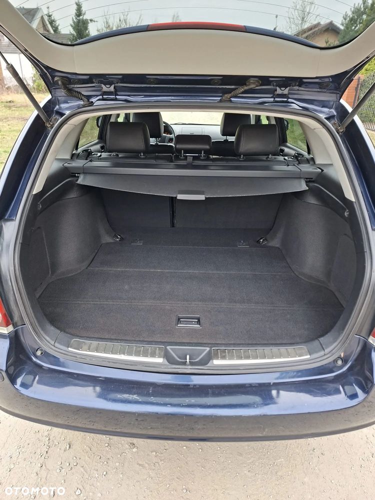 Toyota Avensis 2.0 D-4D Travel - 17