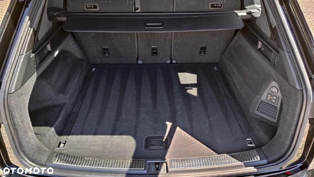 Volkswagen Touareg - 13