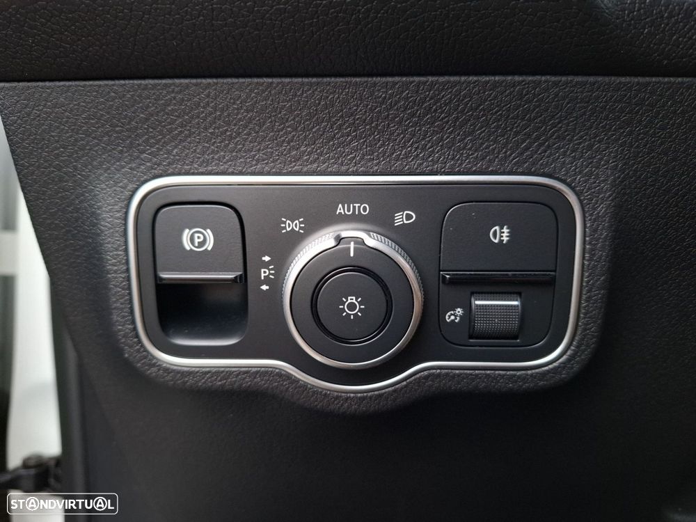 Mercedes-Benz GLB 180 d Progressive — fotografia 20