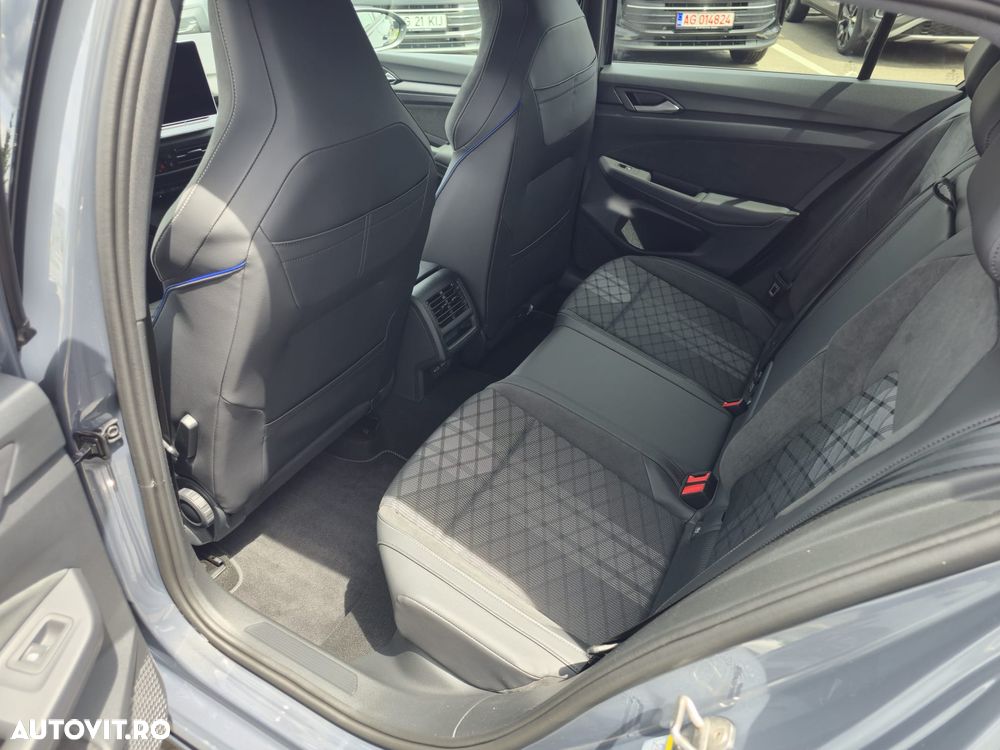 Volkswagen Golf 1.5 eTSI OPF DSG R-Line - 11