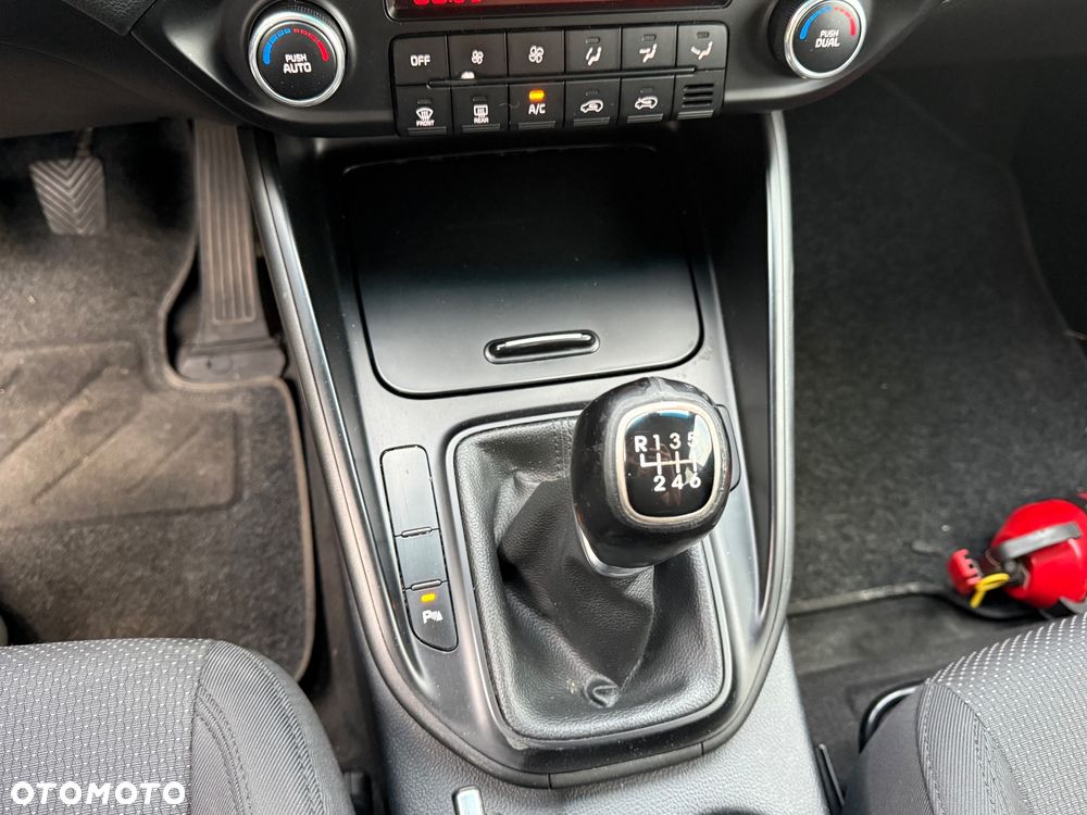 Kia Carens 1.7 CRDi S 7os - 20