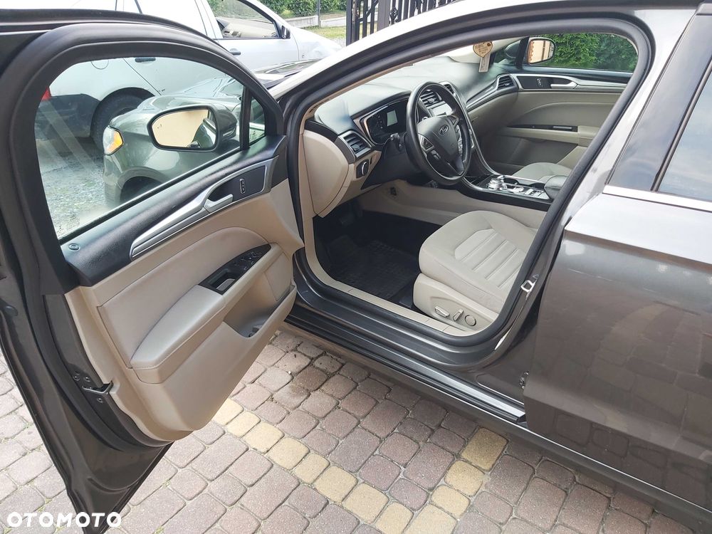 Ford Fusion - 8