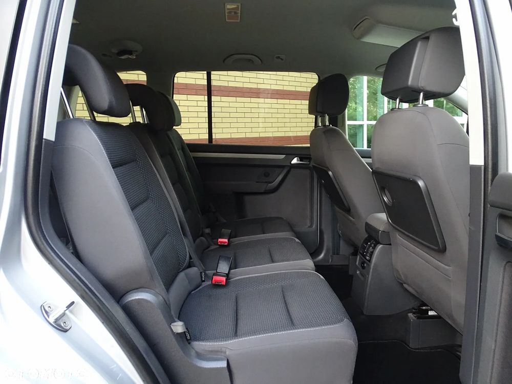 Volkswagen Touran 1.6 TDI DPF BlueMotion Technology Comfortline - 8