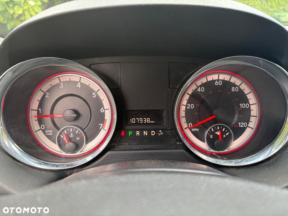 Dodge Grand Caravan - 5