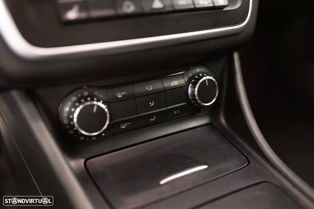 Mercedes-Benz CLA 220 - 12