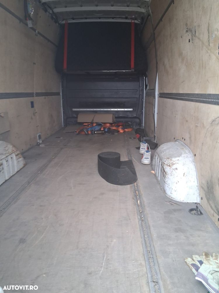 Mercedes-Benz Sprinter - 4