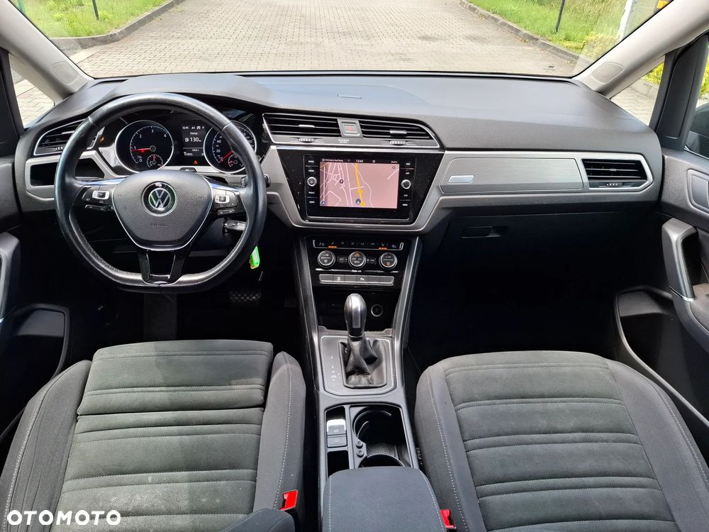 Volkswagen Touran - 13